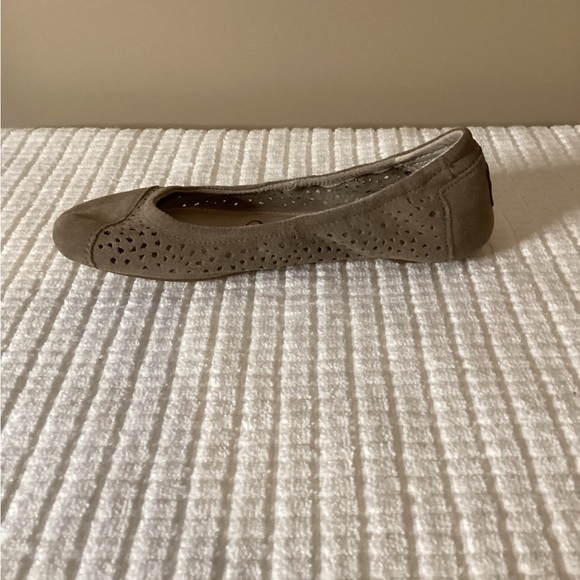 Toms Women’s Ballet Flats - Picture 7 of 10